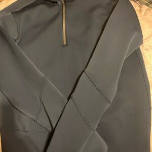 Black Quarter-Zip Pullover soft stream Lululemon size 4